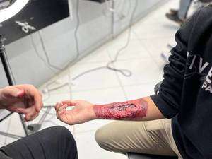 دوره کار با مواد شیمیایی گریم در تهران