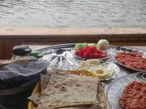 صبحانه در مرداب