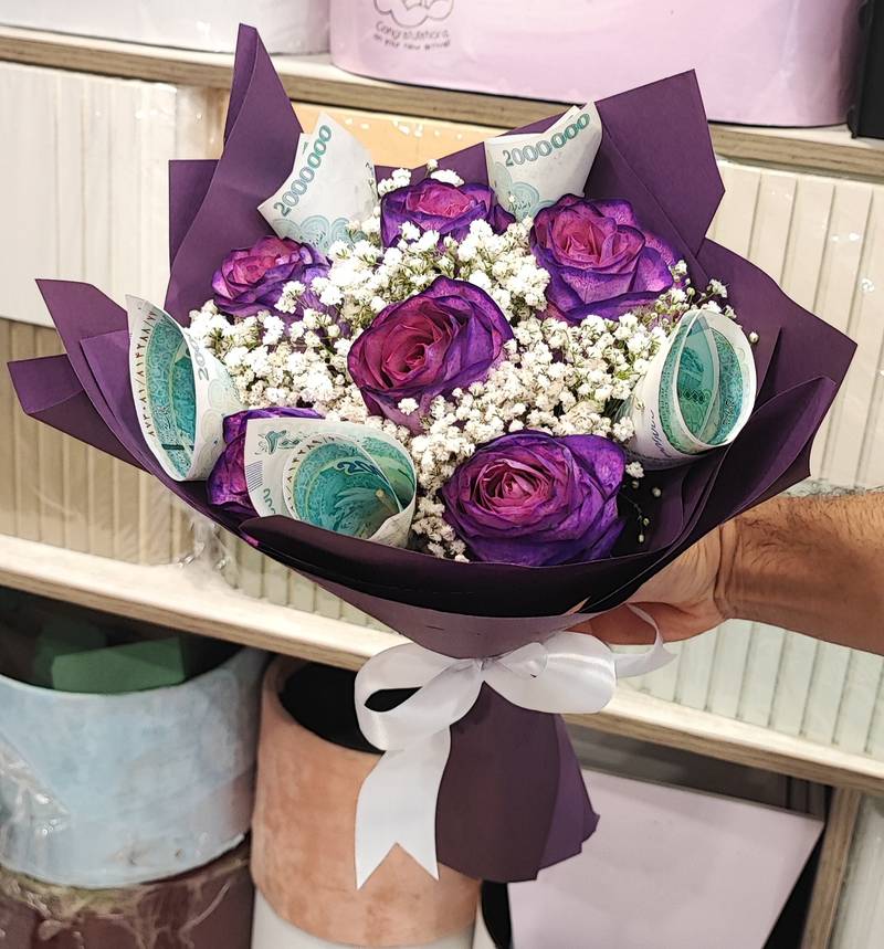 سفارش آنلاین دسته گل رز برای هدیه آمل