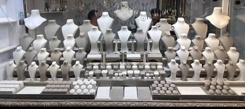 طراحی مغازه طلا فروشی کوچک در اصفهان