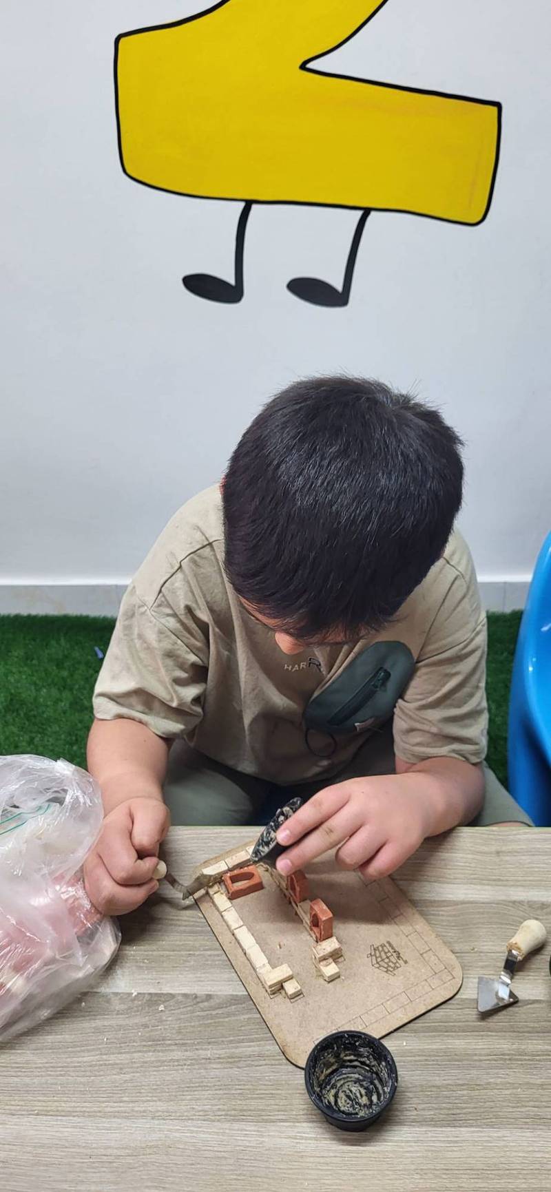 مهدکودک با روش نوین در خیابان حصاری تهران