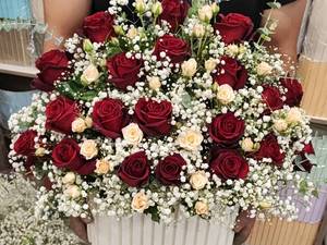 سفارش سبد گل با دیزاین خاص در آمل