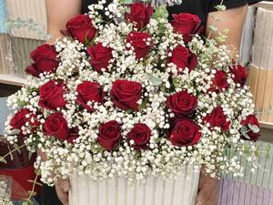 سفارش باکس گل رز شیک در آمل 