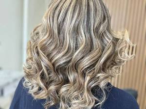 رنگ موی تخصصی بدون آسیب کرج