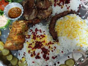 رستوران باغ بومگردی کلوت های شهداد