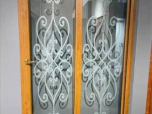 دکوراتیو شیشه طلایی در رضوانشهر