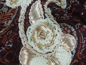 عسلی سرمه دوزی شده بته جقه کوچک