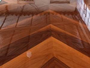 خدمات تخصصی رنگ‌کاری و پولیش میز غذاخوری و درب کابینت