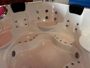 خرید جکوزی فول آپشن ۴ نفره با ماساژور در رشت