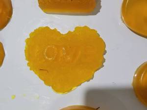 خرید صابون زعفران طبیعی در قائنات