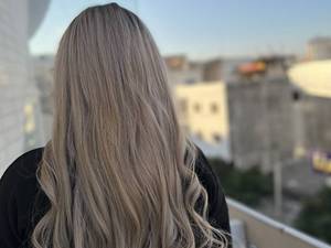 حرفه ای ترین و بهترین خدمات رنگ مو و لایت ساری 