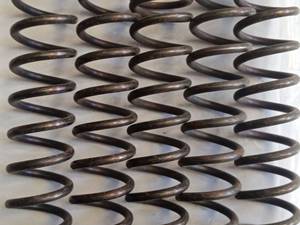 طراحی و تولید فنر کششی و فرم دار در تبریز