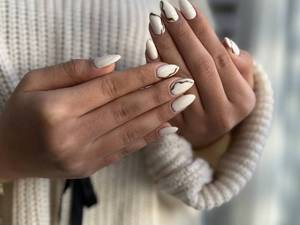 طراحی ناخن سفید لاکچری با نگین و ژل در ساری