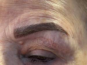 انجام میکروبلیدینگ ابرو با رنگ طبیعی در ستارخان