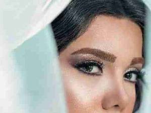انجام میکاپ صورت عروس