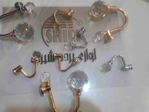 گل میخ کریستالی