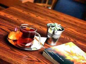 سرو دسر مخصوص در کافه فلورانس