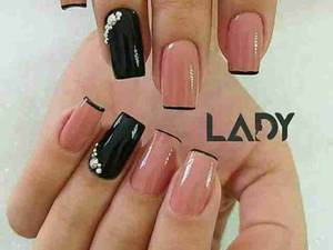 کاشت ناخن در لنگرود