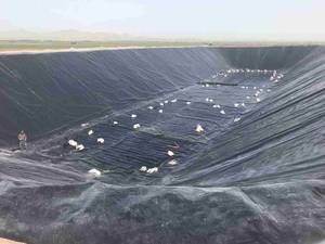 اجرای استخر متراژ ۷۰۰۰ متر در کردستان