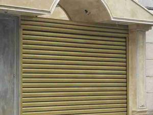اجرای کرکره برقی در ورودی ساختمان