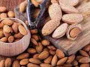 فروش مغز بادام درختی در همدان