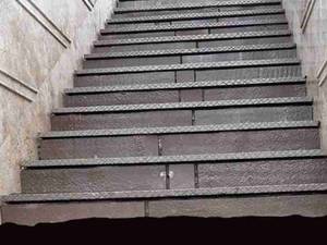 اجرای سنگ ورقه ای لواسانی