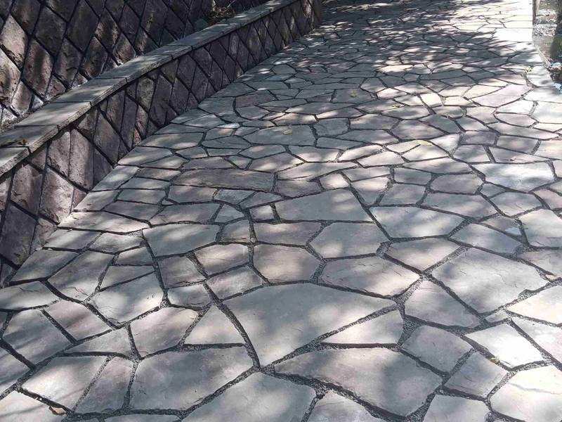 کف سازی با سنگ لاشه