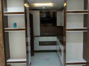 یک واحد ۸۵ متر مفید