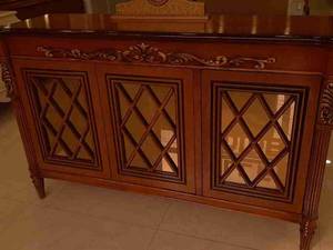کنسول اینه کاری شده با رنگ بندی متنوع