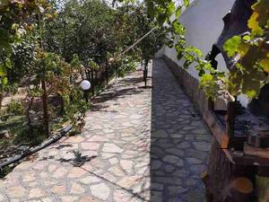 یک واحد باغ ویلا ۸۰۰ متر و 85 متر زیر بنا