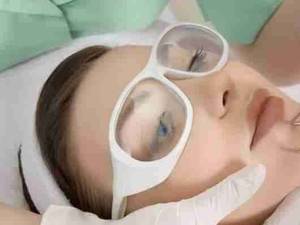 جوانسازی و و ترمیم پوست با لیزر فرکشنال co2