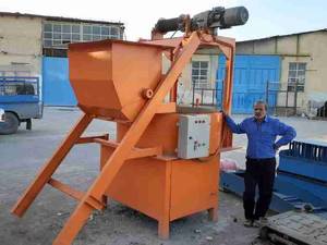 مخلوط کن درجه یک ۵۰۰کیلویی با خودپرکن
