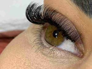 خدمات اکستنشن مژه در ساری