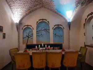 پتینه روی دیوار در اصفهان