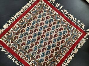 رومیزی سنتی قلمکار اعلا و صادراتی سایز ۶۰*۶۰