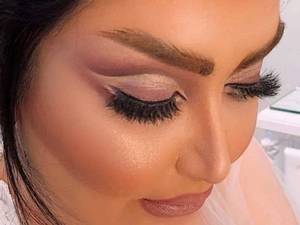 انجام میکاپ ساده و اروپایی