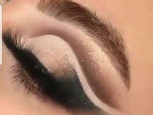 انجام میکاپ ساده و مجلسی