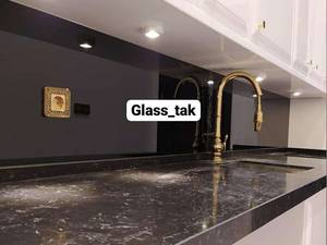 شیشه رنگی بین کابینتی