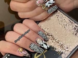 کاشت ناخن با بهترین دیزاین در مازندران