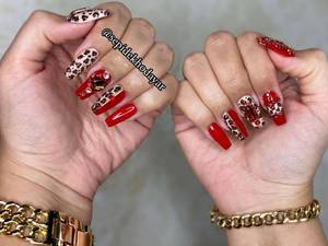 کاشت ناخن فوق تخصصی خانم خدایاری