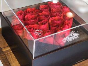 رز باکس قلبی پلکسی