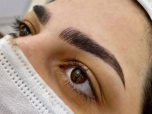 فرم دهی وقرینه سازی ابرو به روش  فیبروز رشت