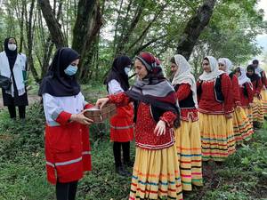 آموزش زنان و دختران روستایی با رنگ و بویی محلی وهمزیستی با کرونا