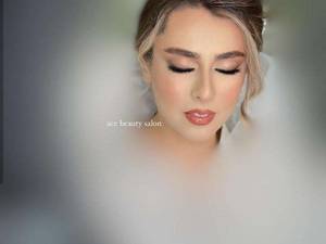 میکاپ تخصصی حرفه ای با بهترین مواد در قزوین