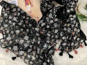 شال مشکی با ترکیب اشکال هندسی در شال و روسری f2.woman