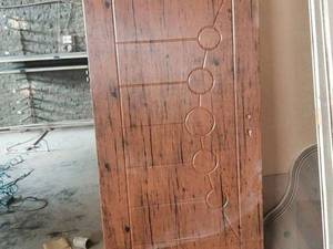 تبدیل درب کهنه به درب تازه در افرا کابین