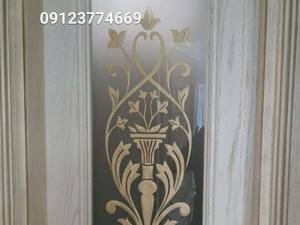 طراحی و رنگ روی شیشه 