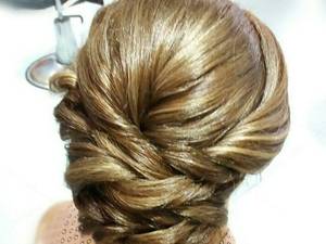 آرایشگاه و آموزشگاه بزک