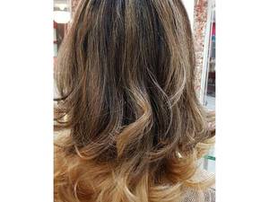 آرایشگاه و آموزشگاه بزک