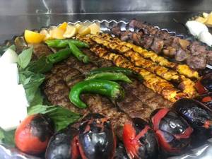 سینی کباب با سلیقه مشتری در ایلام